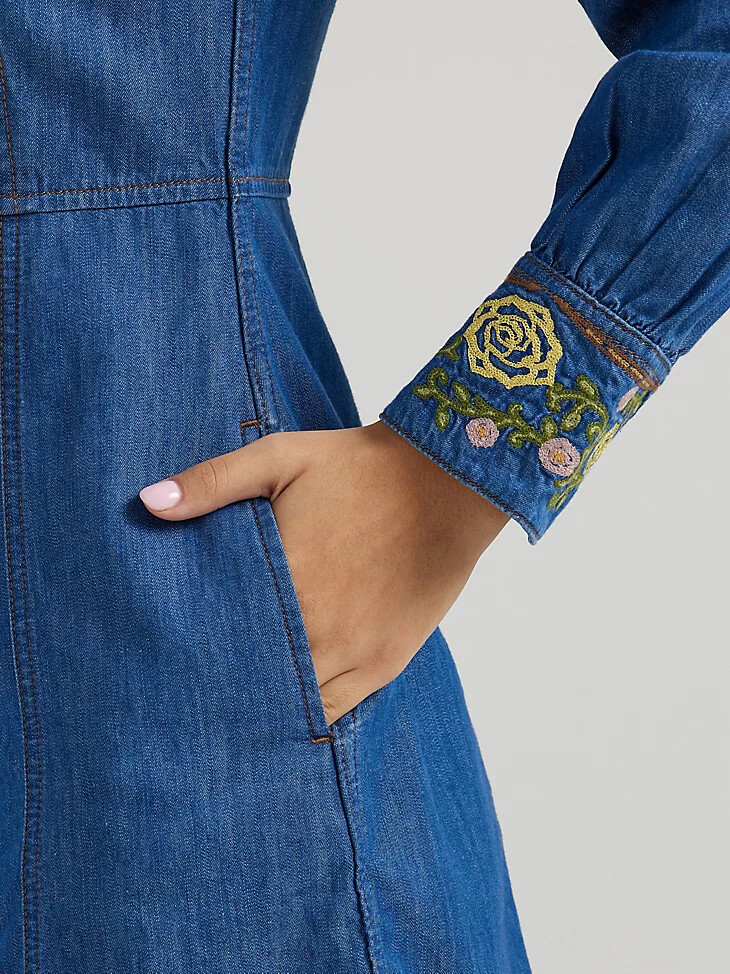 robe brodée wrangler x yellow rose par kendra scott délavage moyen