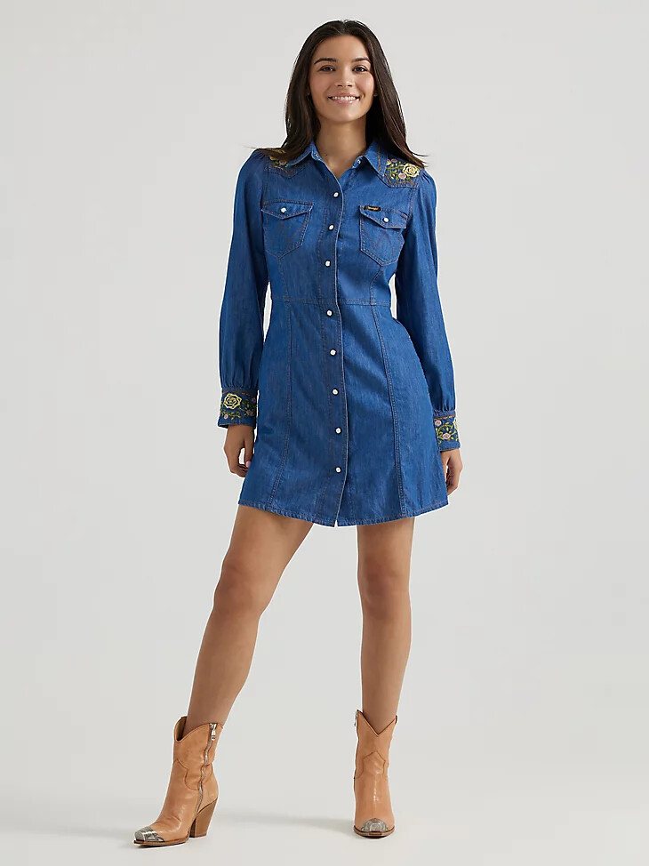 robe brodée wrangler x yellow rose par kendra scott délavage moyen