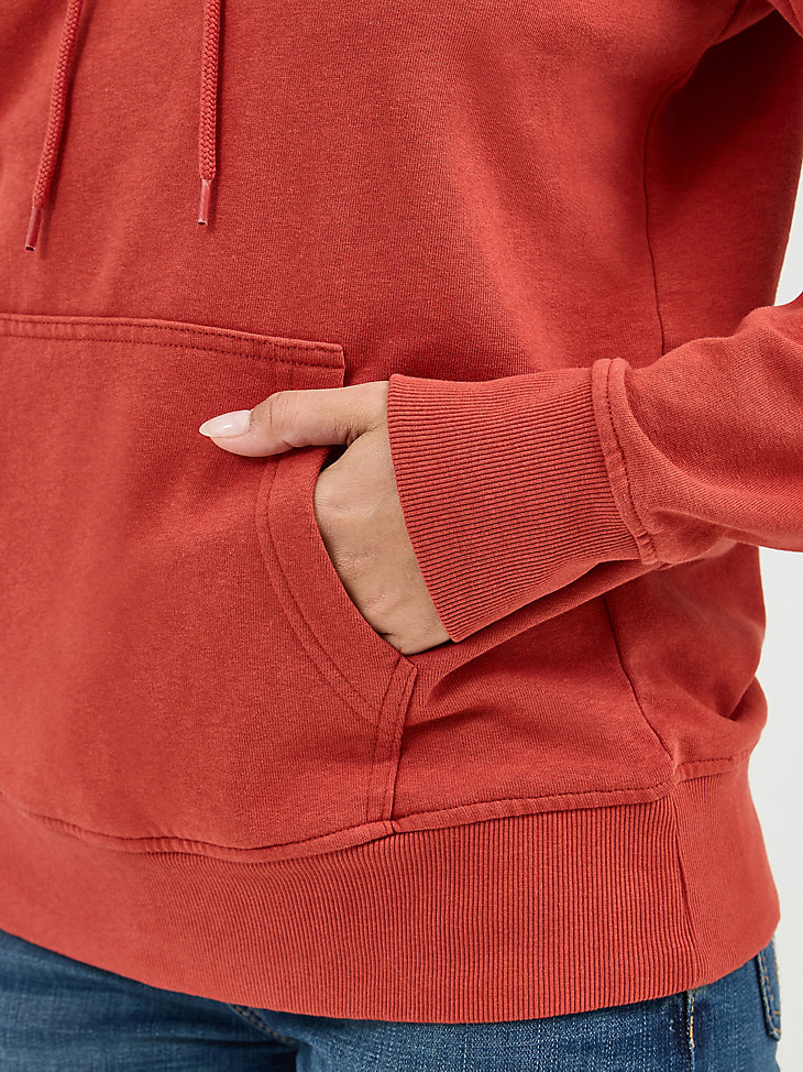sweat à capuche wrangler retro pour femme logo sur les manches couleur rouille