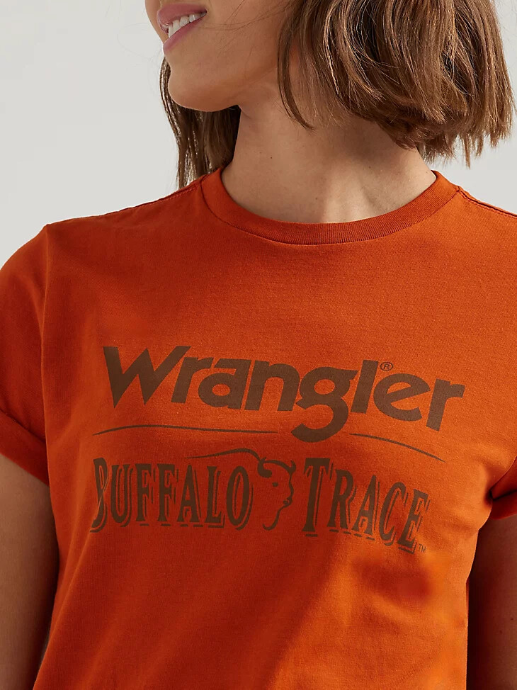 t-shirt à logo wrangler x buffalo trace pour femme rouge distillateur