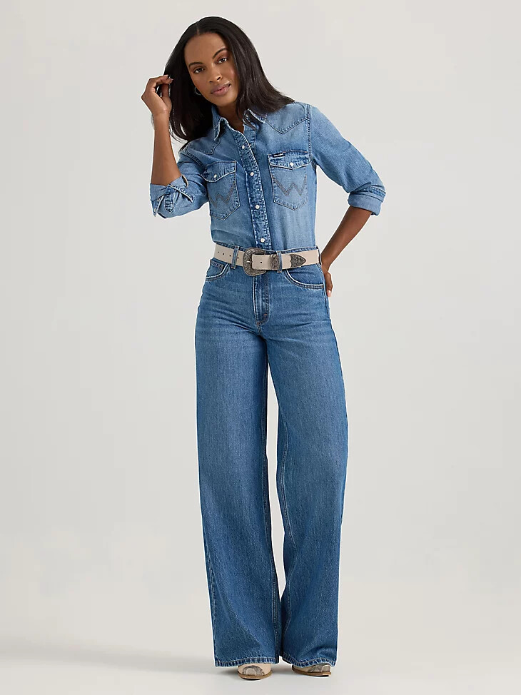 chemise western classique en denim slim à boutons-pression pour femme wrangler délavage moyen