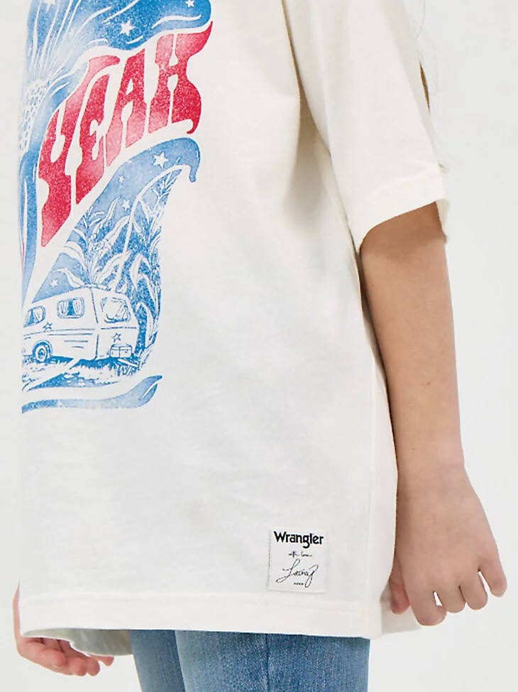 t-shirt graphique oversize wrangler x lainey wilson pour fille heck yeah