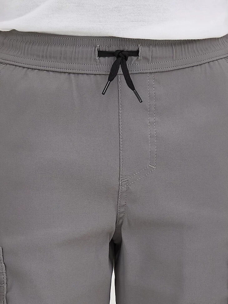 short cargo technique wrangler pour garçon couleur quiet shade
