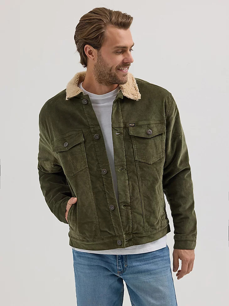 veste trucker en velours côtelé doublée sherpa wrangler pour homme couleur olive nuit