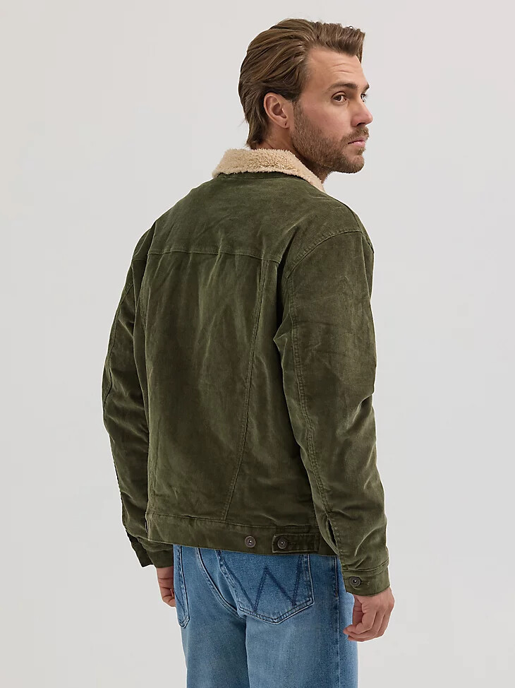 veste trucker en velours côtelé doublée sherpa wrangler pour homme couleur olive nuit