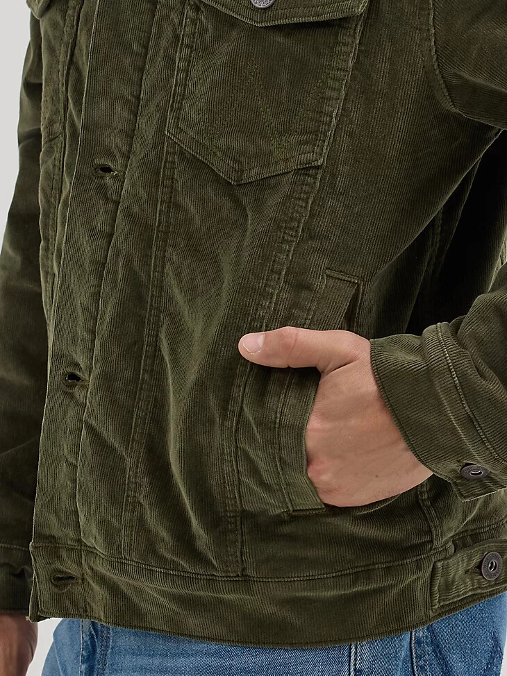veste trucker en velours côtelé doublée sherpa wrangler pour homme couleur olive nuit