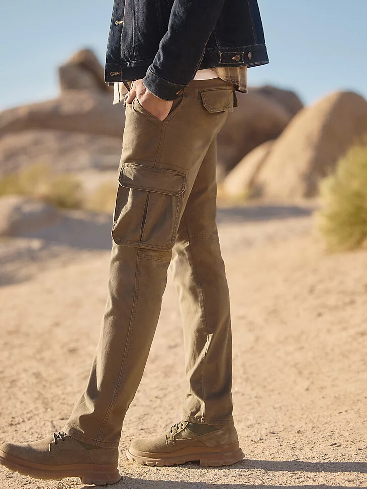 pantalon cargo wrangler flex tapered pour homme vert pin
