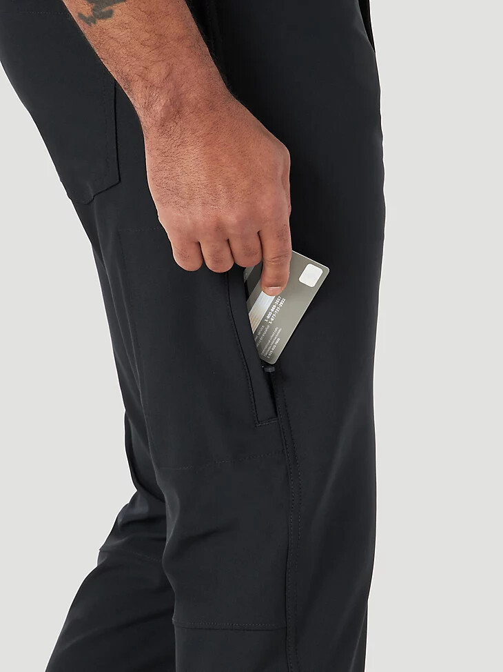 pantalon wrangler atg fwds à cinq poches pour homme noir de jais