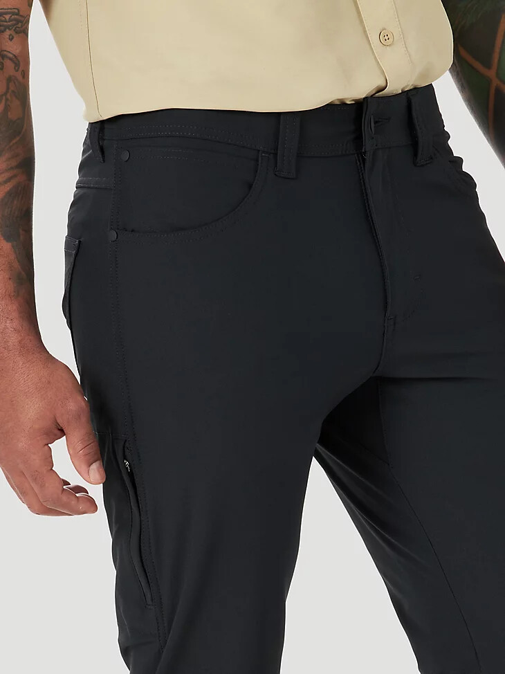 pantalon wrangler atg fwds à cinq poches pour homme noir de jais