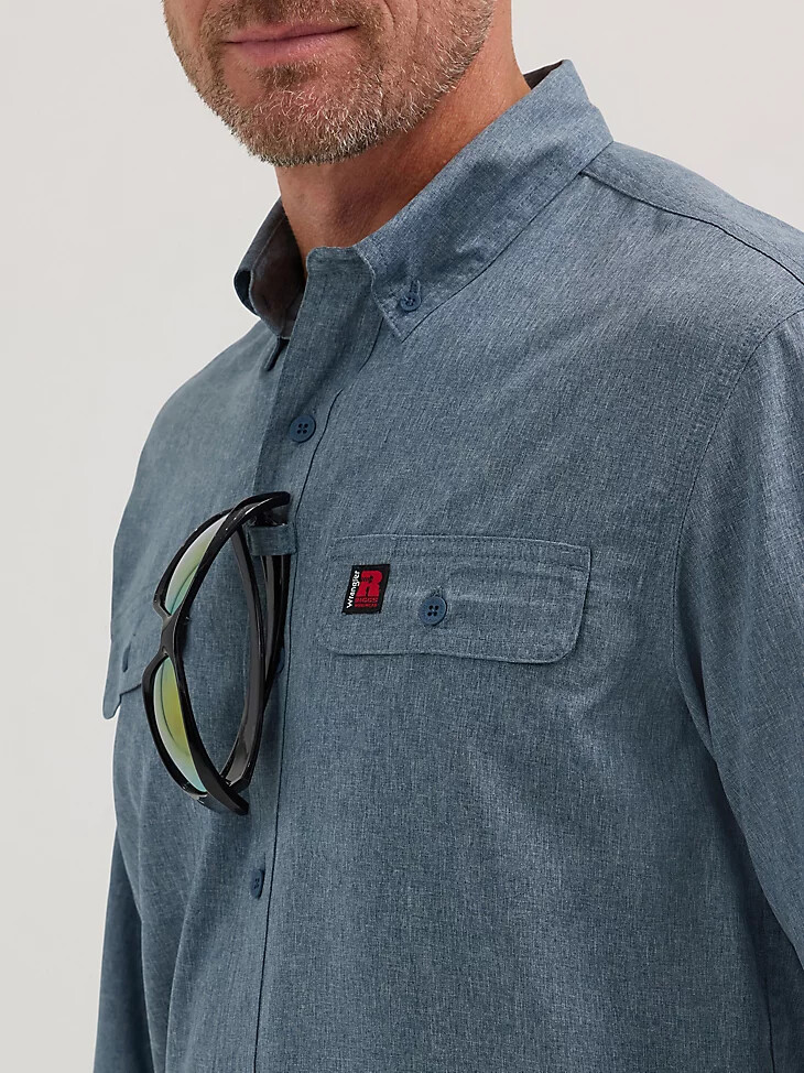 chemise de travail wrangler riggs workwear à manches longues et aérées coloris bleu nuits chiné