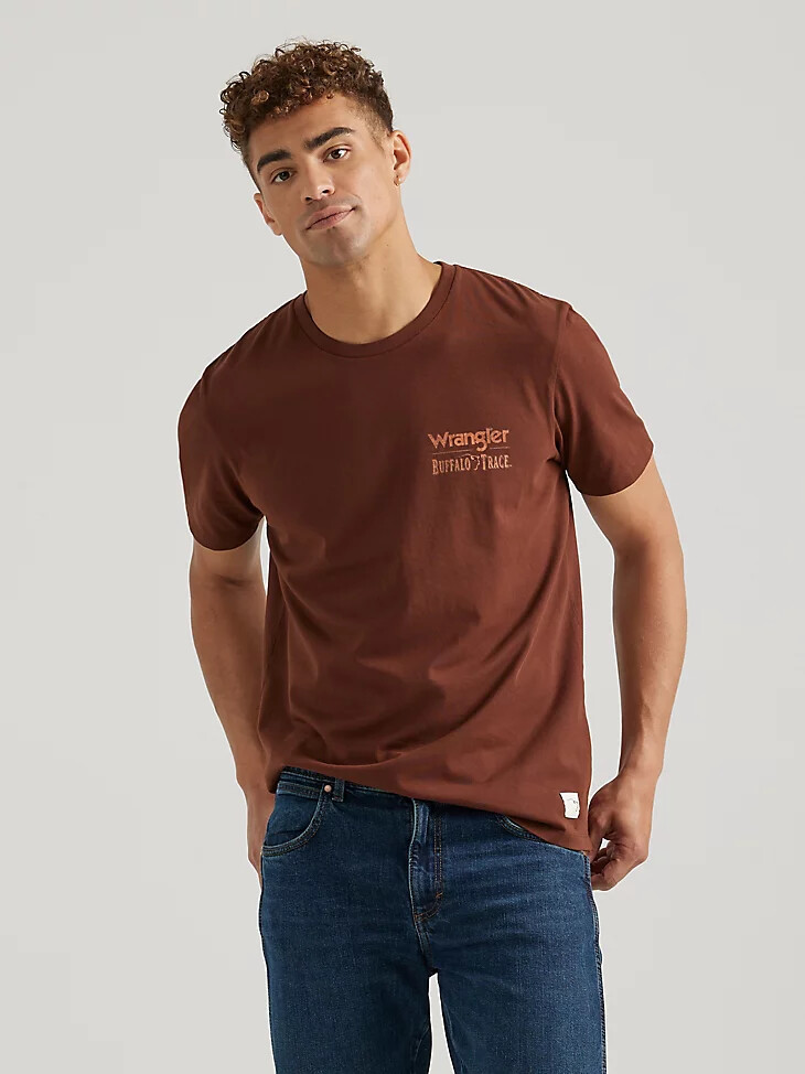 t-shirt wrangler x buffalo trace pour homme coloris oak aged grain marron