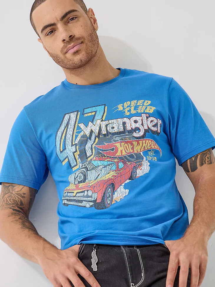 t-shirt bleu wrangler x hot wheels speed club pour homme