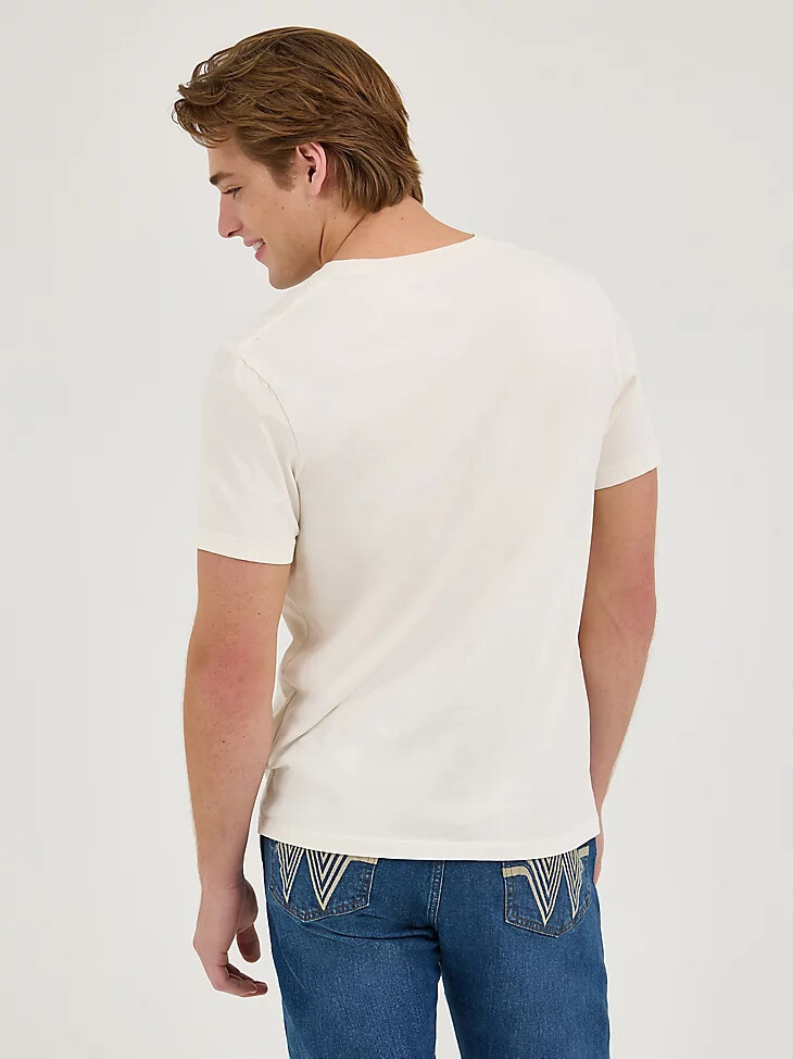 t-shirt graphique wrangler x whataburger pour homme couleur guimauve