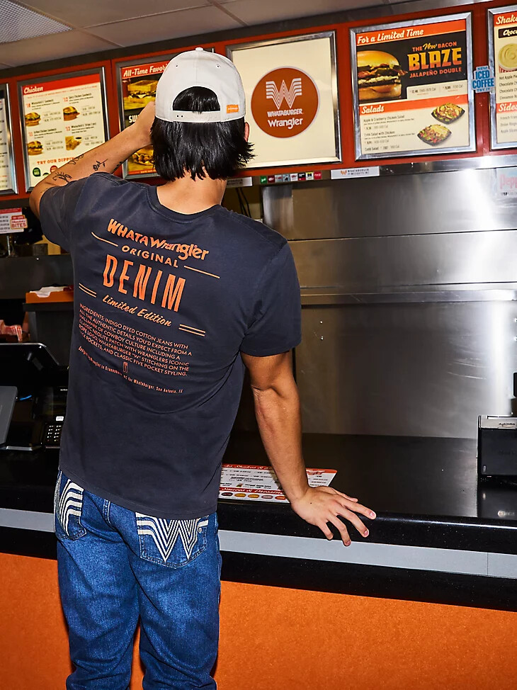 t-shirt wrangler x whataburger pour homme motif ingrédient noir délavé