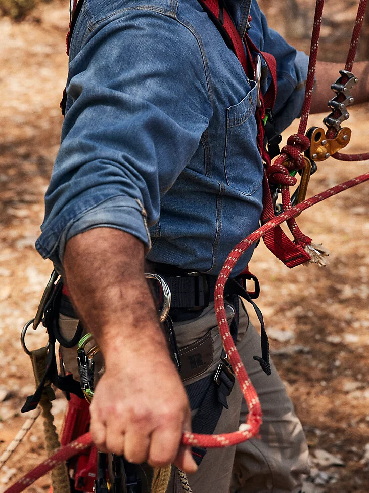 chemise de travail wrangler riggs workwear à manches longues et boutons en denim uni style antique