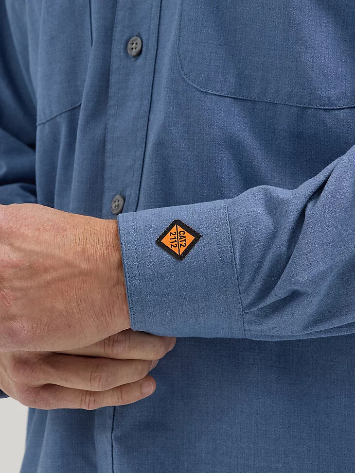chemise de travail wrangler fr ignifugée à poche rabattue bleu clair uni