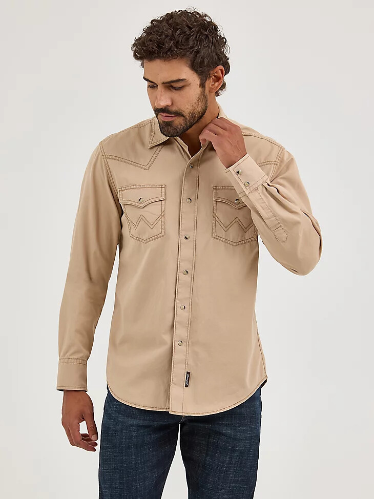 chemise western à boutons-pression wrangler retro premium en sergé teint par pigmentation pour homme couleur fauve