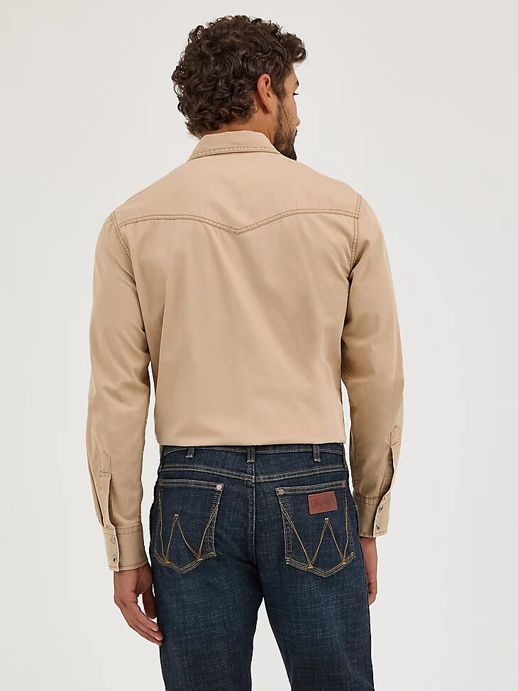 chemise western à boutons-pression wrangler retro premium en sergé teint par pigmentation pour homme couleur fauve