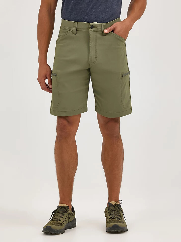 short cargo tout terrain pour homme couleur olive poussiéreuse