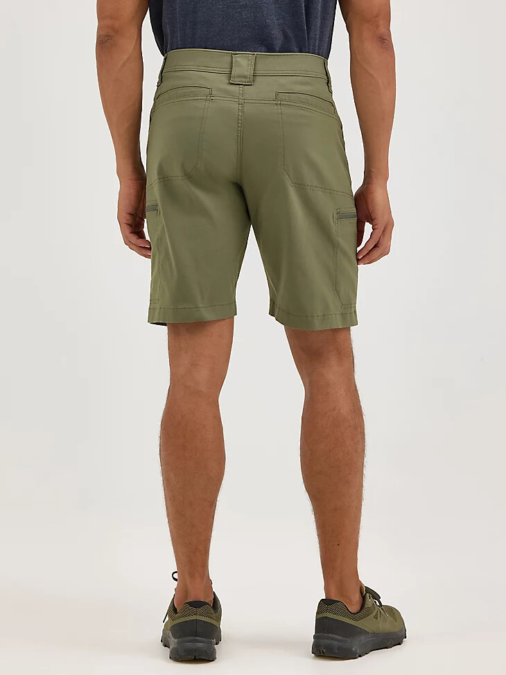 short cargo tout terrain pour homme couleur olive poussiéreuse