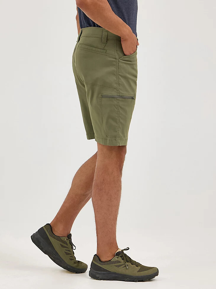 short cargo tout terrain pour homme couleur olive poussiéreuse